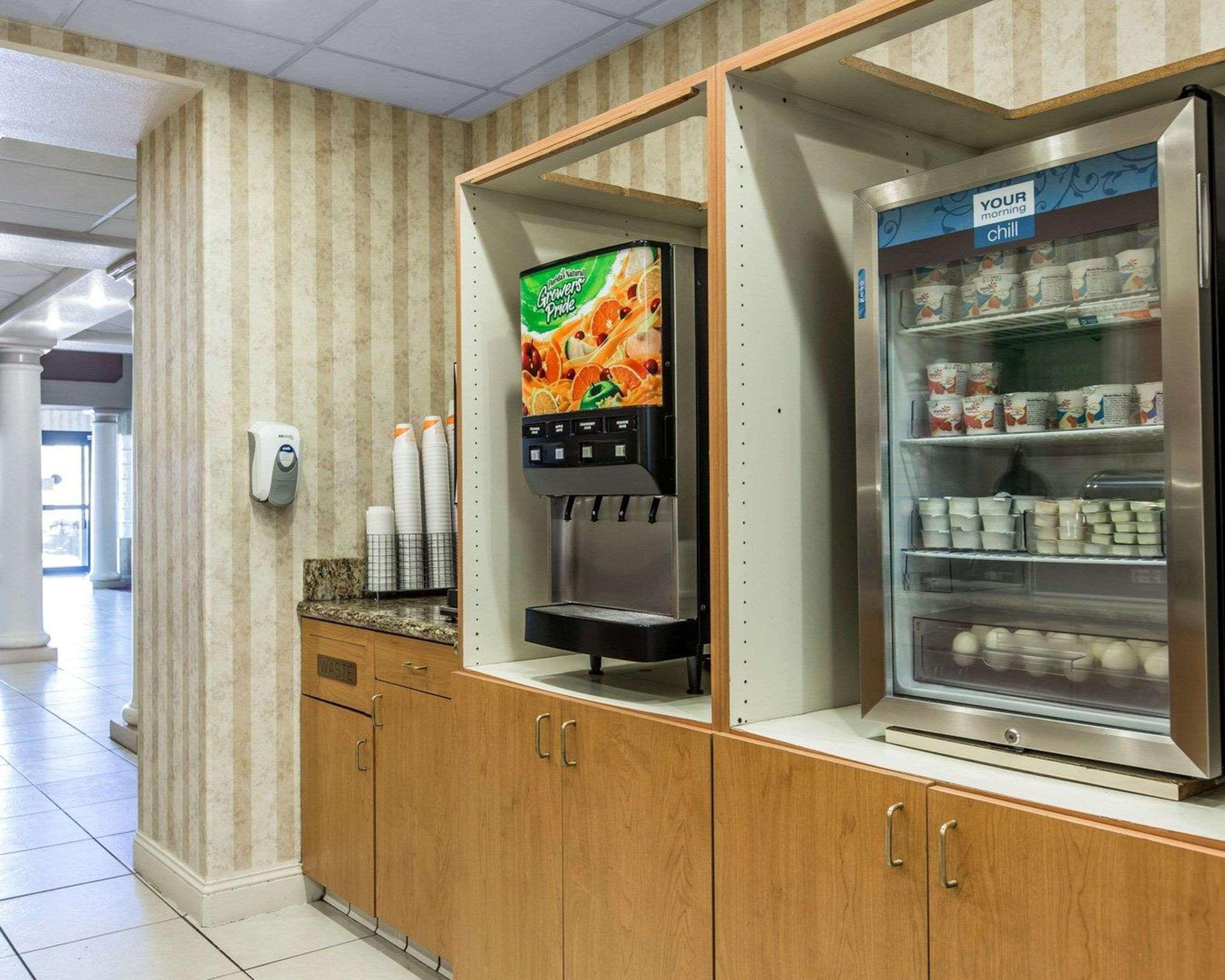 棕榈沙漠i-10号舒适套房酒店 棕榈荒漠 外观 照片